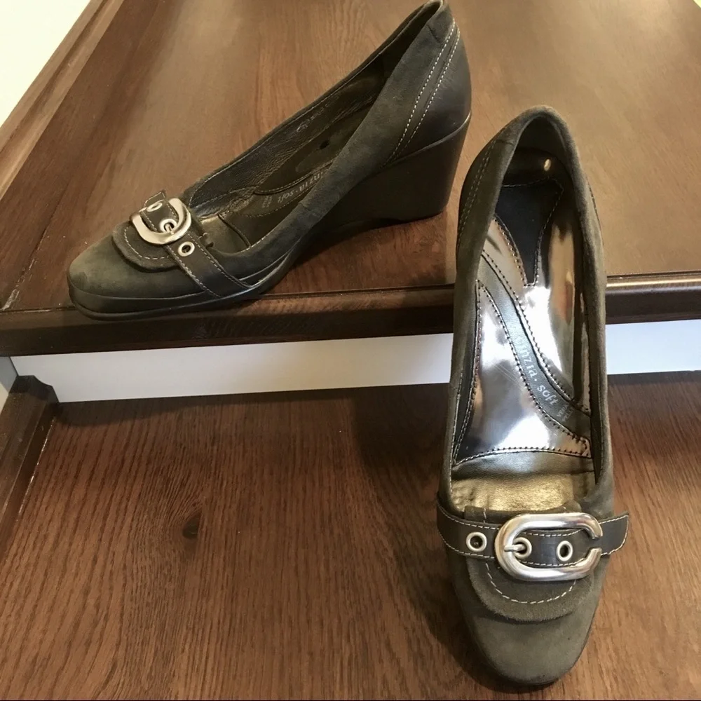 NWOB! CINZIA Suede Ultra Comfortable Platform Shoes in Grey - Size 8